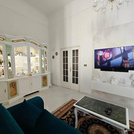 Markle Luxury Apartment Capua